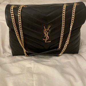 In style black shoulder bag used once
